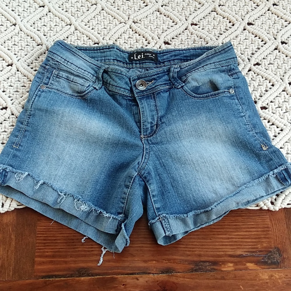 L.e.i Blue Jean Shorts - Picture 14 of 14